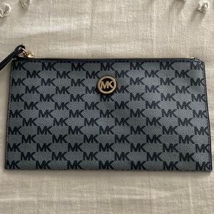 Michael Kors wristlet